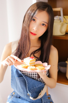 女大学生的沙龙室
